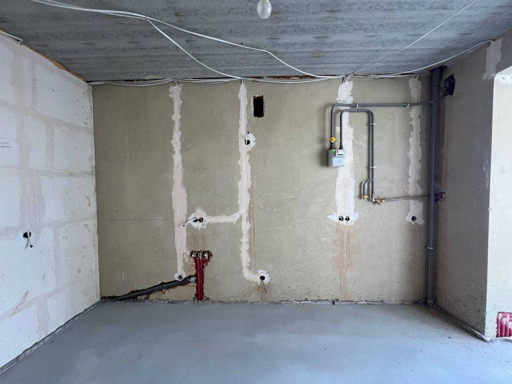 2 кімнатна під ремонт. Стяжка, газ, сантехніка Ивано-Франковск - изображение 1