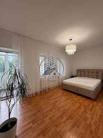 Оренда 3ох кімнатної квартири з зарядним пристроєм для заряду авто Львов