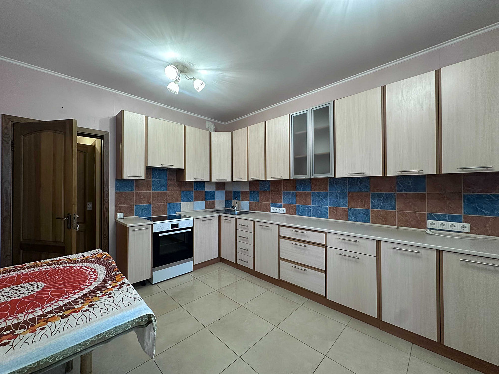 Двокімнатна квартира, Воскресенська 16Б, Паркові Озера, Парк Перемога Київ - зображення 1