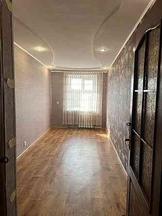 Продам трешку ЦЕНТР возле фонтанаСЕРТИФИКАТ Александрия (Ровенская обл.)