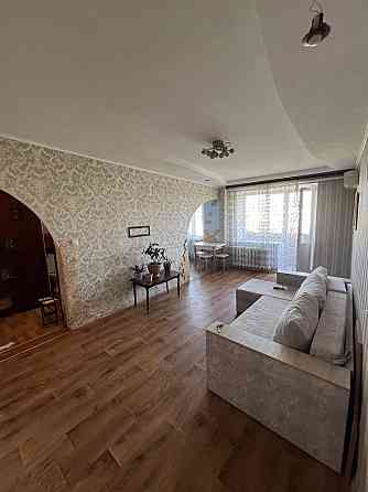 Продам трешку ЦЕНТР возле фонтанаСЕРТИФИКАТ Александрия (Ровенская обл.)