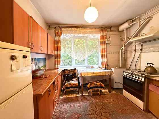 Продаж 2 кім. квартири по вул. Коновальця. Цегла, Є балкон. Львов