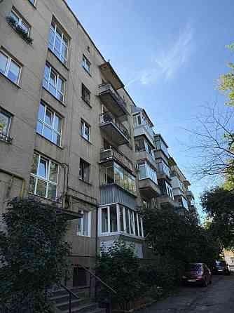 Продаж 2 кім. квартири по вул. Коновальця. Цегла, Є балкон. Львов