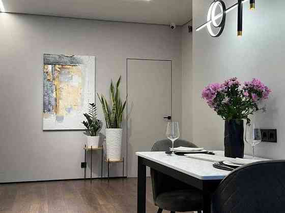 Євро трикімнатна з авторським ремонтом Ирпень