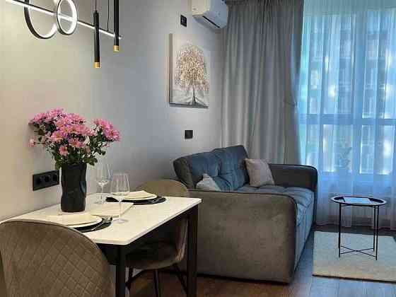 Євро трикімнатна з авторським ремонтом Ирпень