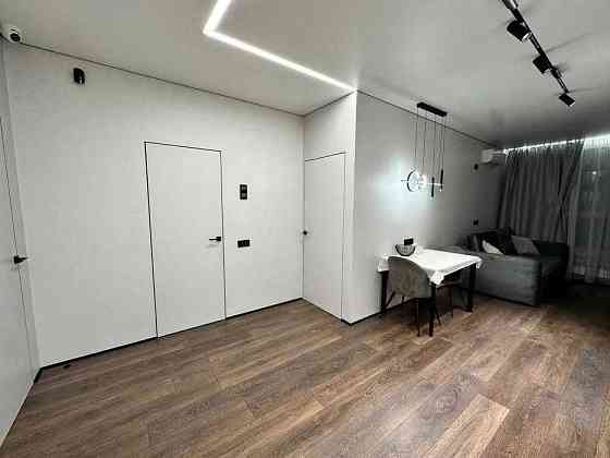 Євро трикімнатна з авторським ремонтом Ирпень