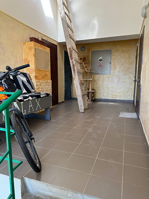 Срочная продажа большой двухкомнатной квартиры в Молодёжном Молодежное - изображение 8