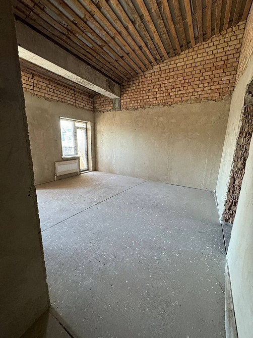 Срочная продажа большой двухкомнатной квартиры в Молодёжном Молодежное - изображение 1