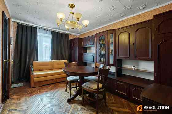 БЕЗ% Теліги Щусева метро Дорогожичі 50м Трикімнатна 53.5м2 4поверх Київ