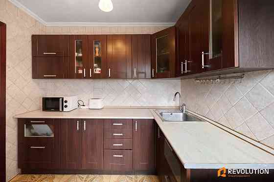 БЕЗ% Теліги Щусева метро Дорогожичі 50м Трикімнатна 53.5м2 4поверх Київ