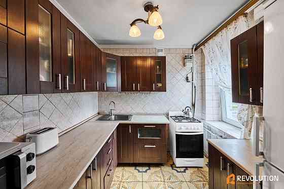 БЕЗ% Теліги Щусева метро Дорогожичі 50м Трикімнатна 53.5м2 4поверх Київ