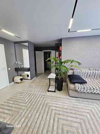 4 кімнатна квартира з меблями, технікою та сучасним ремонтом! Лубны