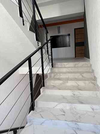 Простора квартира-студія з балконом у зданому будинку! Гостомель