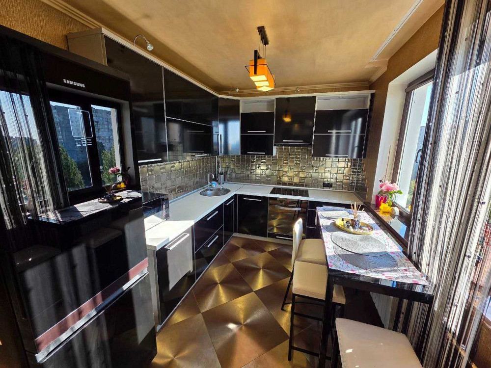 OS4 Продам 3 комнатную квартиру авторский проект метро Салтовская Харьков - изображение 1