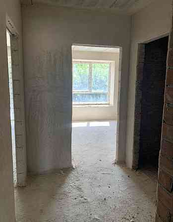 Продається дуже вигідно 1 кімнатна квартира в зданому будинку.Є балкон Ирпень