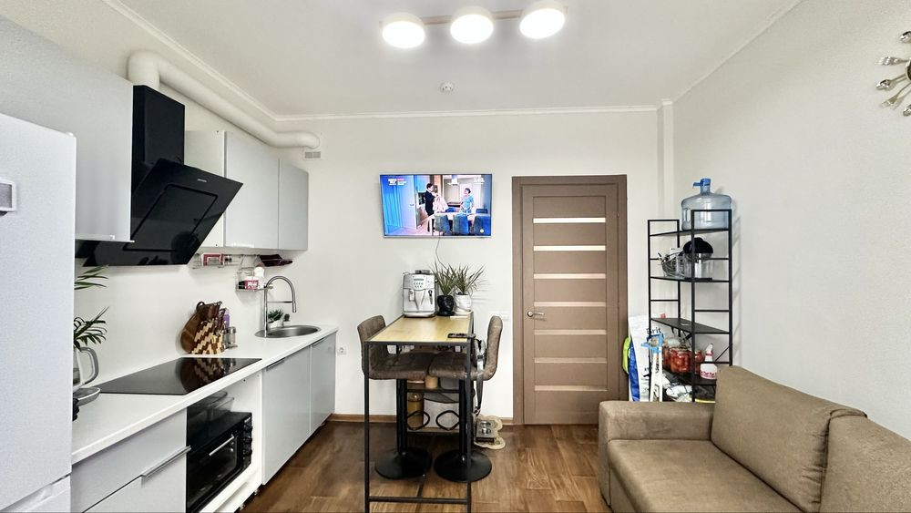 Продам 1к квартиру ЖК Ревуцький 47м метро Харківська Київ - зображення 1