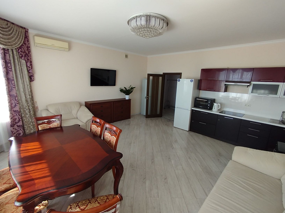 У продажу простора 1-кімнатна квартира з видом на море! Чорноморськ - зображення 2