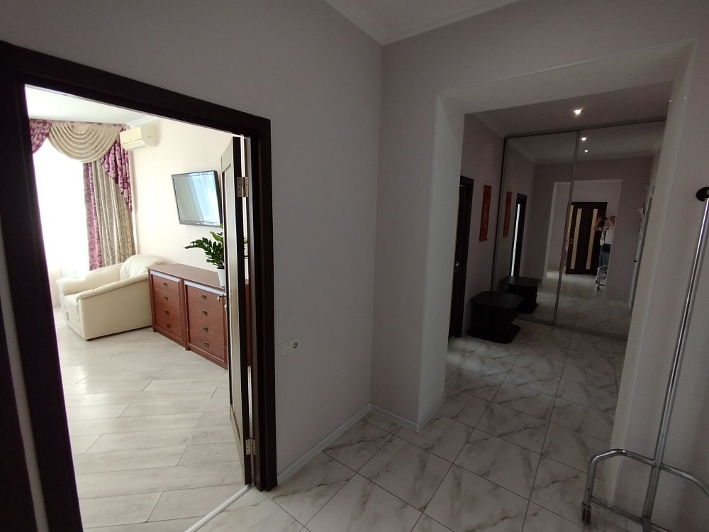 У продажу простора 1-кімнатна квартира з видом на море! Чорноморськ - зображення 6