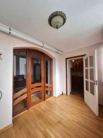 Продам 3 кімнатну квартиру 
в центрі з видом на Міське Озеро! 76м2 Ивано-Франковск