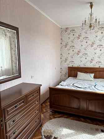 Здам простору 3-кімнатну квартиру, утеплений фасад, центр міста Васильківське