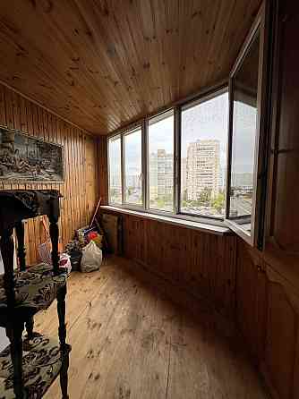 Продаж просторої 3-кімнатної квартири, Лариси Руденко 21а Київ