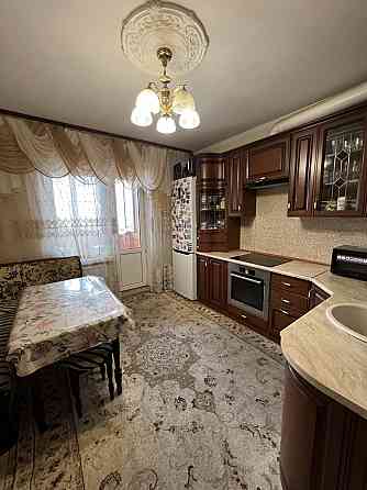 Продаж просторої 3-кімнатної квартири, Лариси Руденко 21а Київ