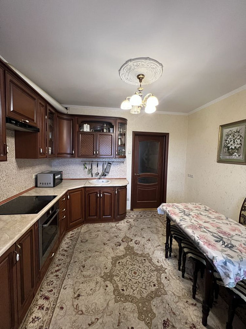 Продаж просторої 3-кімнатної квартири, Лариси Руденко 21а Київ - зображення 1