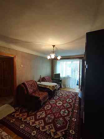 Продам 3-х кімнатну квартиру по Степана Бандери Ровно