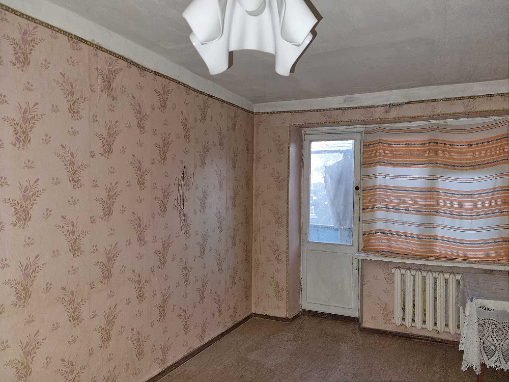 Срочно продам 2-х комнатную квартиру на 1-м микрорайоне Лозовая - изображение 2