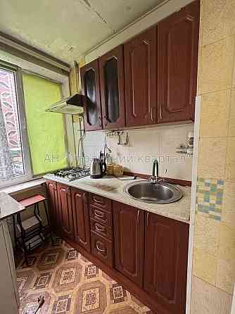 Караваєві Дачі вулиця Миколи Голего 28а Київ