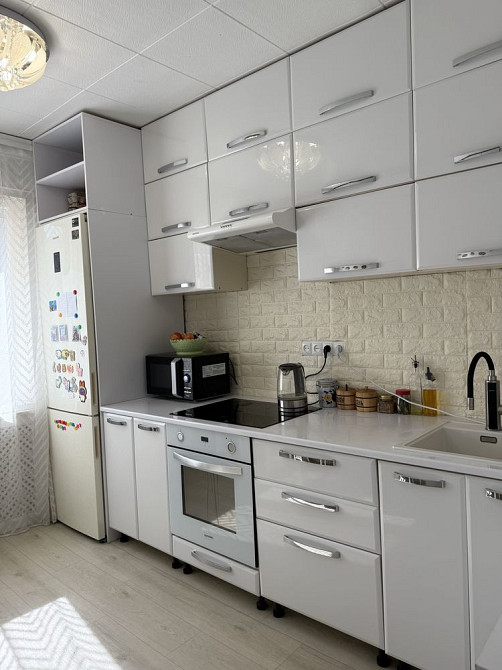 Продаж 3 кім. 3 мкрн. Лівий берег Кам`янське (Запорізька обл.) - зображення 1