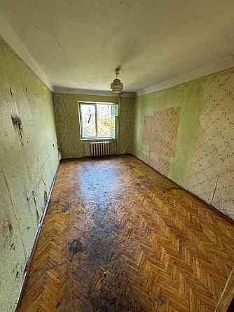 Продаж двухкімнатної 60 кв під ремонт.Флоренції 10 а Київ