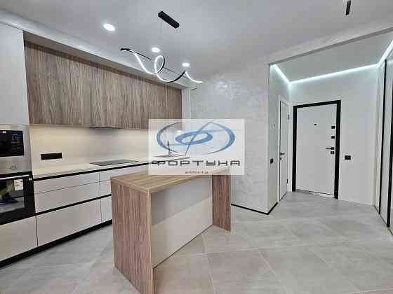 Стильна квартира із новим ремонтом у закритому ЖК. Митниця Черкассы