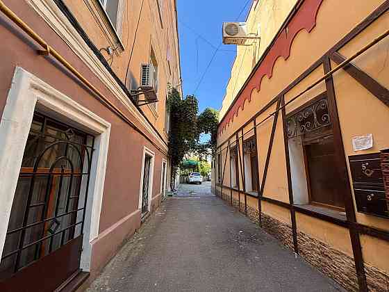 Продам 4 ком квартиру 180м2 ( 3 уровня)  ул. Канатная  свой двор Одесса