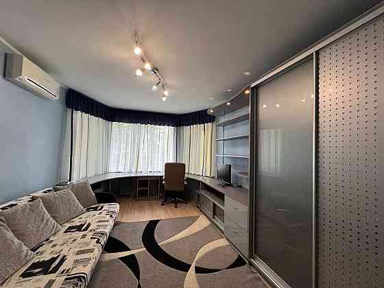 Продам простору 4-кімнатну квартиру Гагаріна Наукі Казакова Днепр