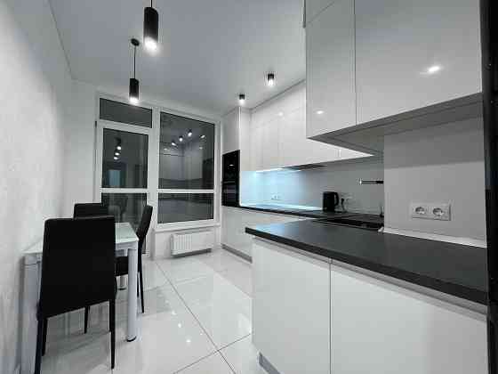 Оренда 1-кім 45 м² стилі High-tech ЖК Варшавський Родини Крістерів 20а Київ