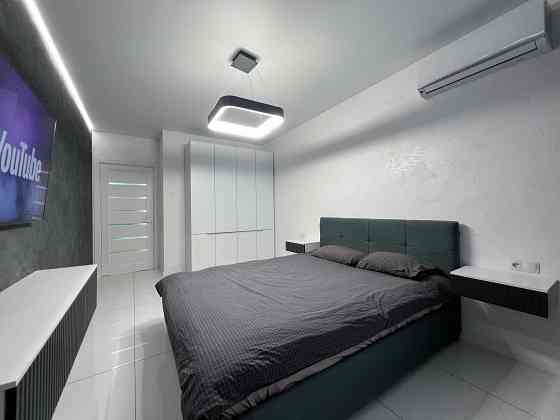 Оренда 1-кім 45 м² стилі High-tech ЖК Варшавський Родини Крістерів 20а Київ