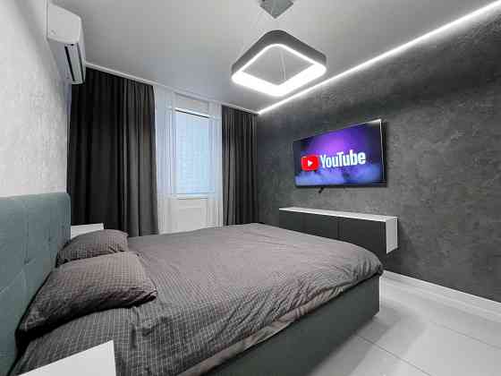 Оренда 1-кім 45 м² стилі High-tech ЖК Варшавський Родини Крістерів 20а Київ