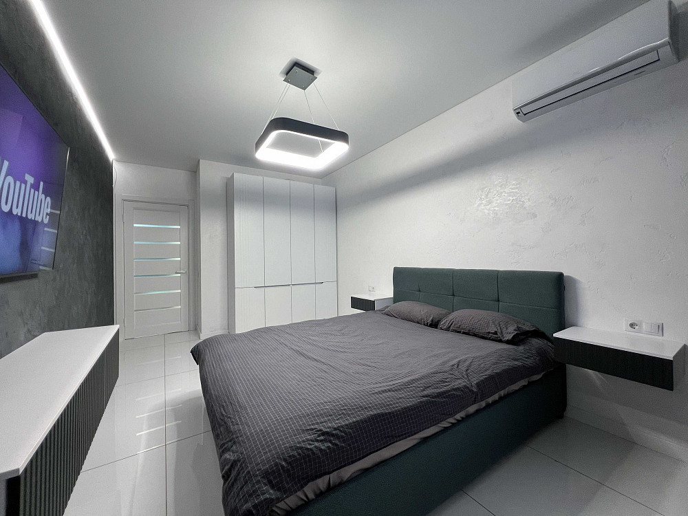 Оренда 1-кім 45 м² стилі High-tech ЖК Варшавський Родини Крістерів 20а Київ - зображення 5