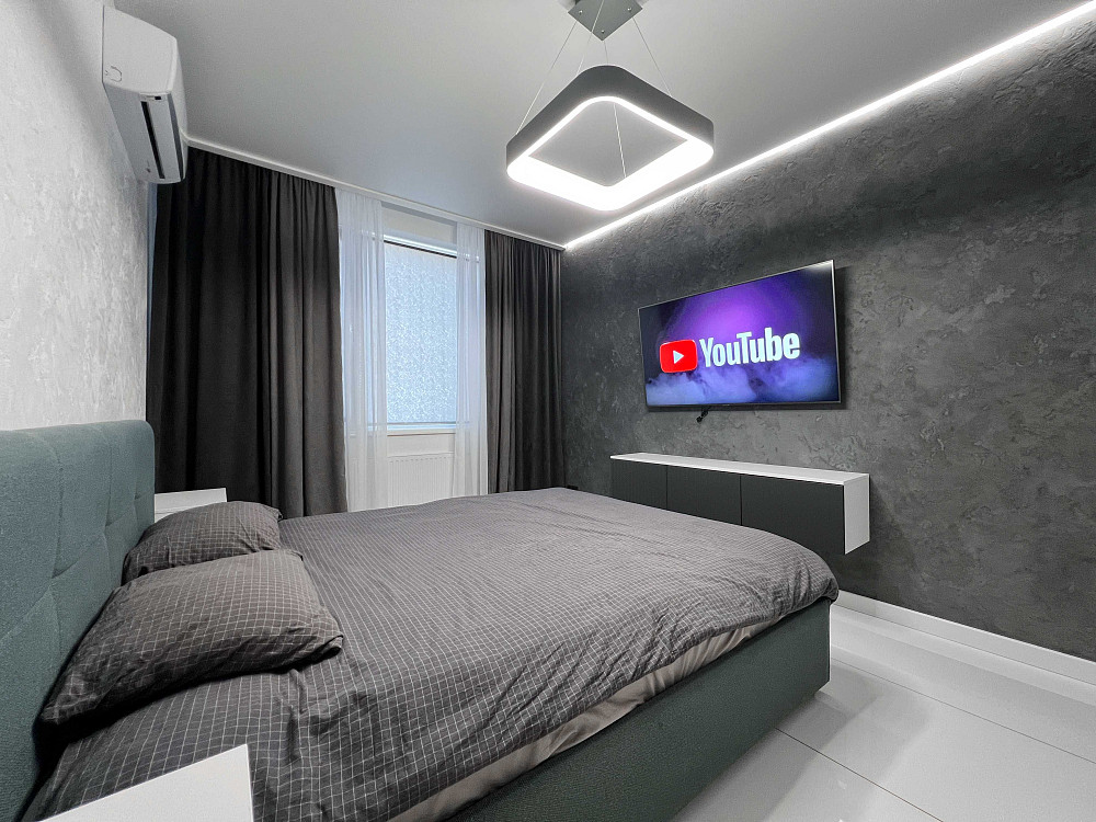 Оренда 1-кім 45 м² стилі High-tech ЖК Варшавський Родини Крістерів 20а Київ - зображення 1