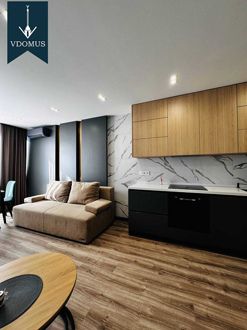 Квартира з кабінетом, гардеробною і ванною мрії - Файна Таун, Нивки Київ - зображення 1