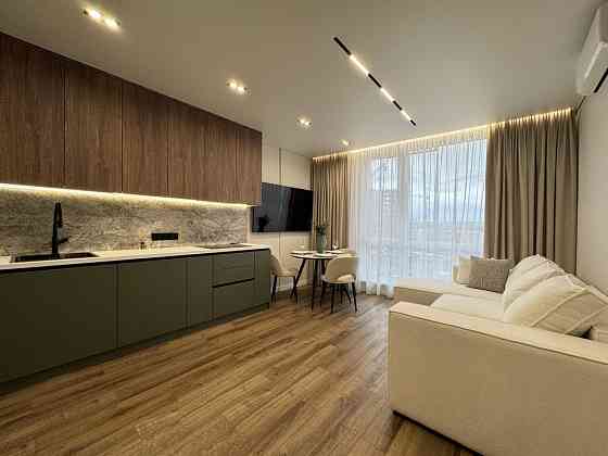 Велика 1-кім+кухня-студія з ремонтом на березі озера в ЖК Manhattan! Ивано-Франковск