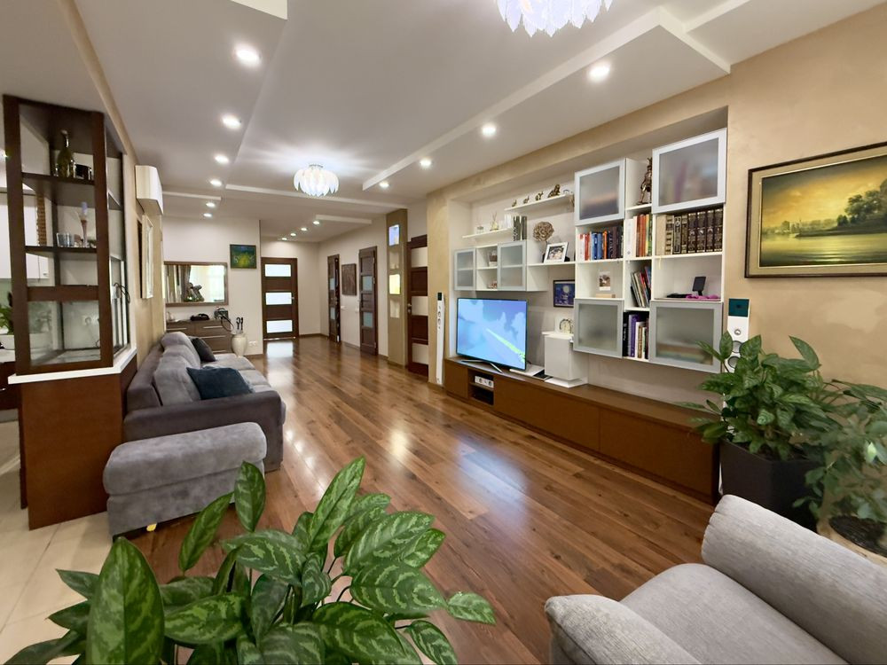 ЖК Златоустівський, Ценр, Затишна 3к в 140м2 Киев - изображение 1