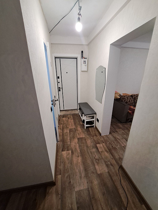 Продам 3 кімнатну квартиру на Б.Хмильницького Кам`янське (Запорізька обл.) - зображення 1