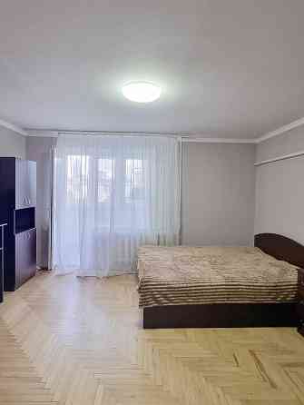 Оренда  2-кім. квартири.  Поверх 4/9.  До м. Святошин 7 хвилин пішки. Київ