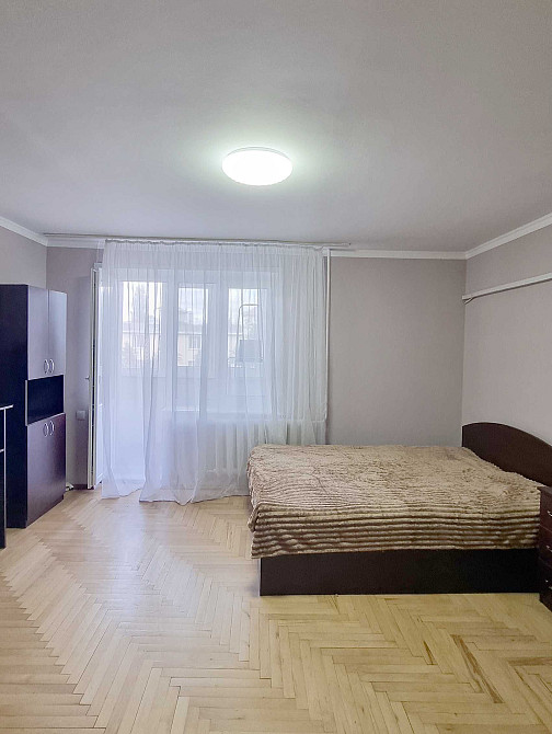 Оренда  2-кім. квартири.  Поверх 4/9.  До м. Святошин 7 хвилин пішки. Київ - зображення 2