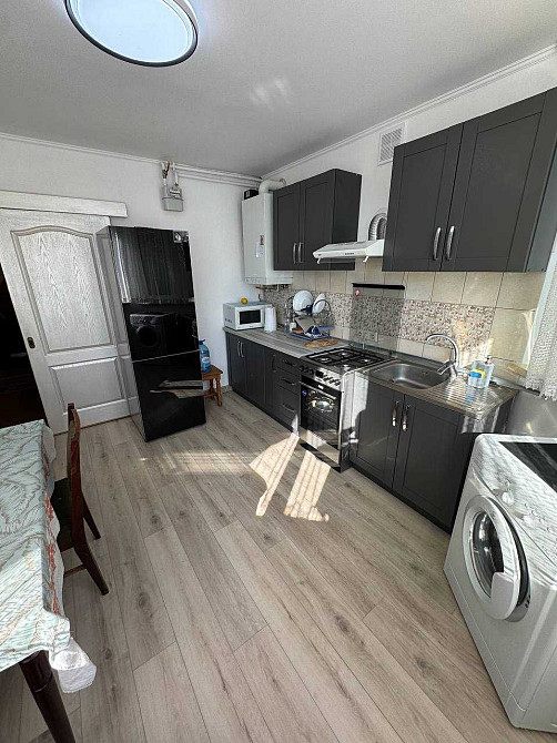 Оренда 2-кімнатної квартири + парко-місце по вул. Топольна Львов - изображение 1