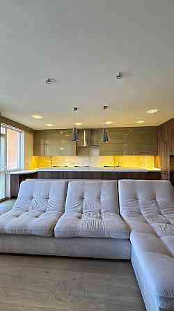 Оренда 3-кімнатної квартири  у ЖК Веселка (Залізнична – Шевченка) Львов