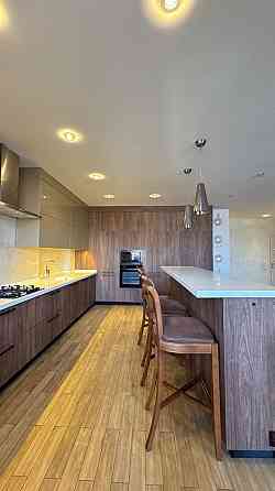 Оренда 3-кімнатної квартири  у ЖК Веселка (Залізнична – Шевченка) Львов