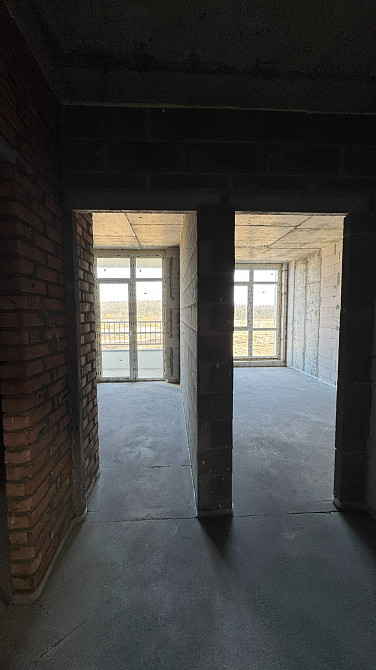 Світла та простора трикімнатна квартира з великою кухнею Ирпень - изображение 2